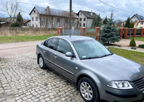 Volkswagen Passat cena 10300 przebieg: 364000, rok produkcji 2003 z Krzeszowice małe 254